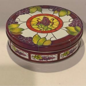 Barbara Kiwak 7» Round Tin
Stain Glass Design Cookie
Candy Cake Gift Tin